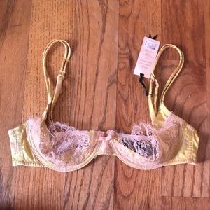 NWT Victoria’s Secret lace and metallic bra